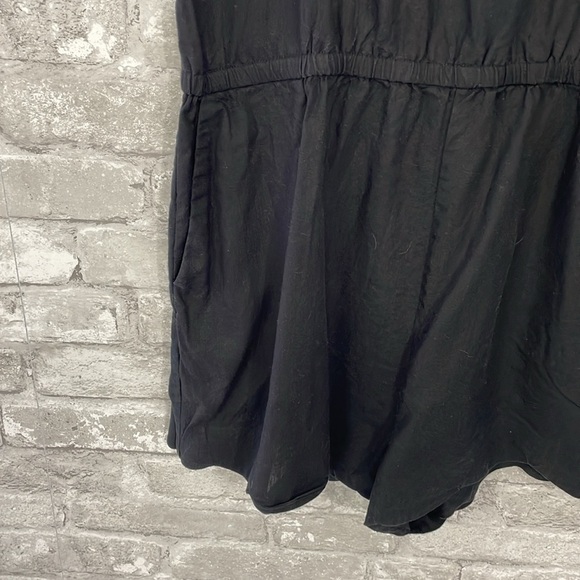 J.Crew Black Scalloped Hem Linen Blend
Romper - Picture 4 of 9